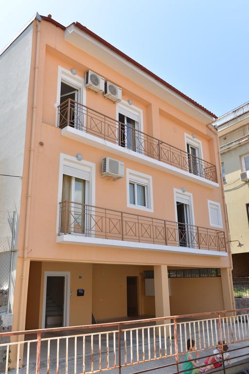 Mideia Hotel Левадея Екстериор снимка