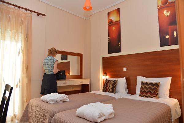 Mideia Hotel Левадея Екстериор снимка