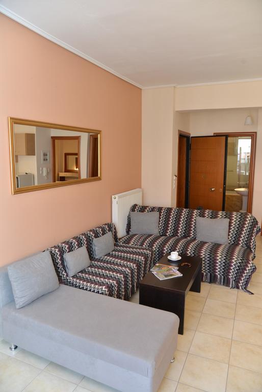 Mideia Hotel Левадея Екстериор снимка