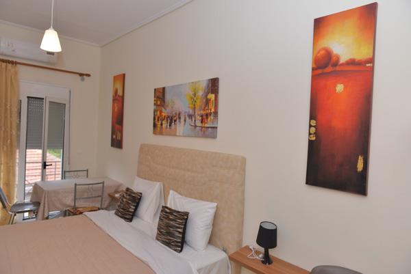 Mideia Hotel Левадея Екстериор снимка