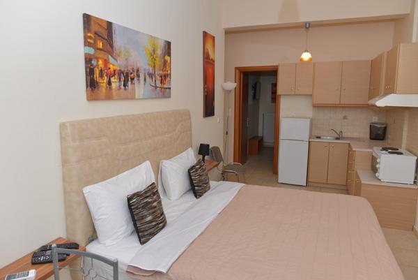 Mideia Hotel Левадея Екстериор снимка