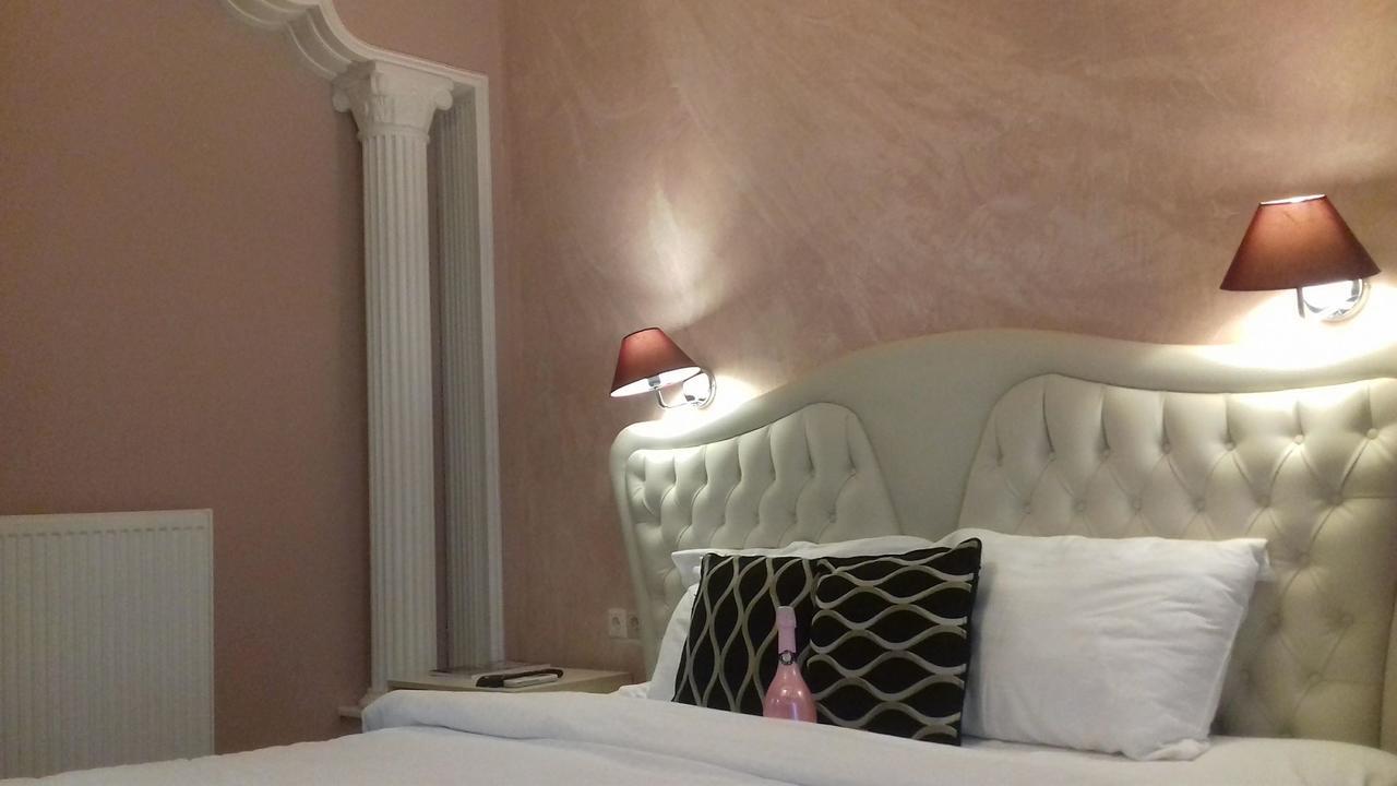 Mideia Hotel Левадея Екстериор снимка